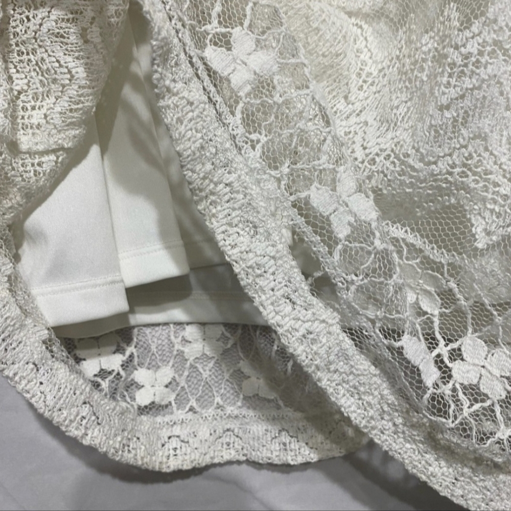 Lace Dress - Picture 5 of 7